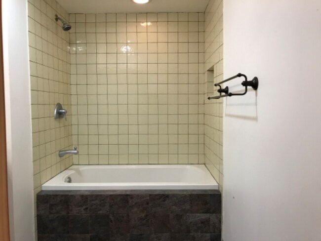 Building Photo - 1845 N Wilmot Ave