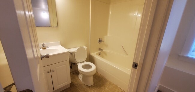 Building Photo - 1111 High St