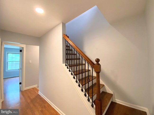 Building Photo - 618 Shropshire Dr