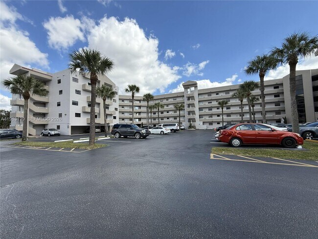 Building Photo - 15969 NW 64th Ave