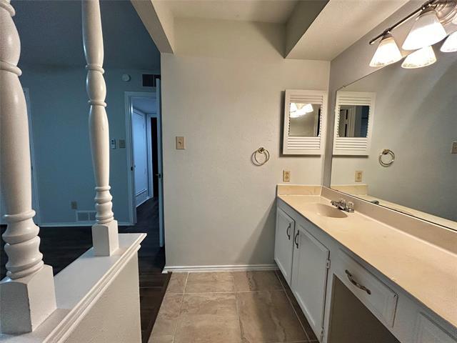 Building Photo - 4205 Greencrest Dr