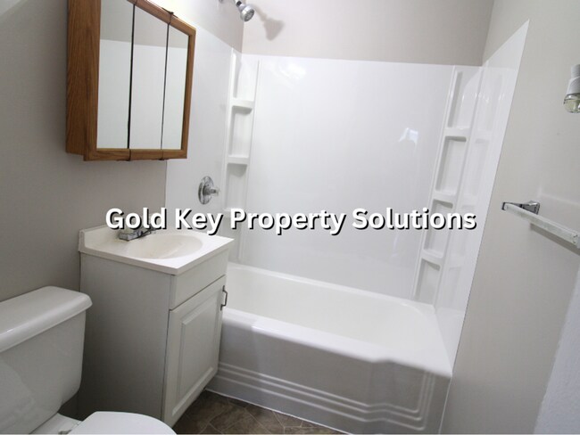 Building Photo - 3 BR 1 BA House with Garage and Enclosed Porch (NO SECTION 8)