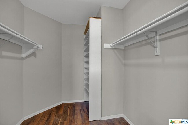 Building Photo - 650 Freiling