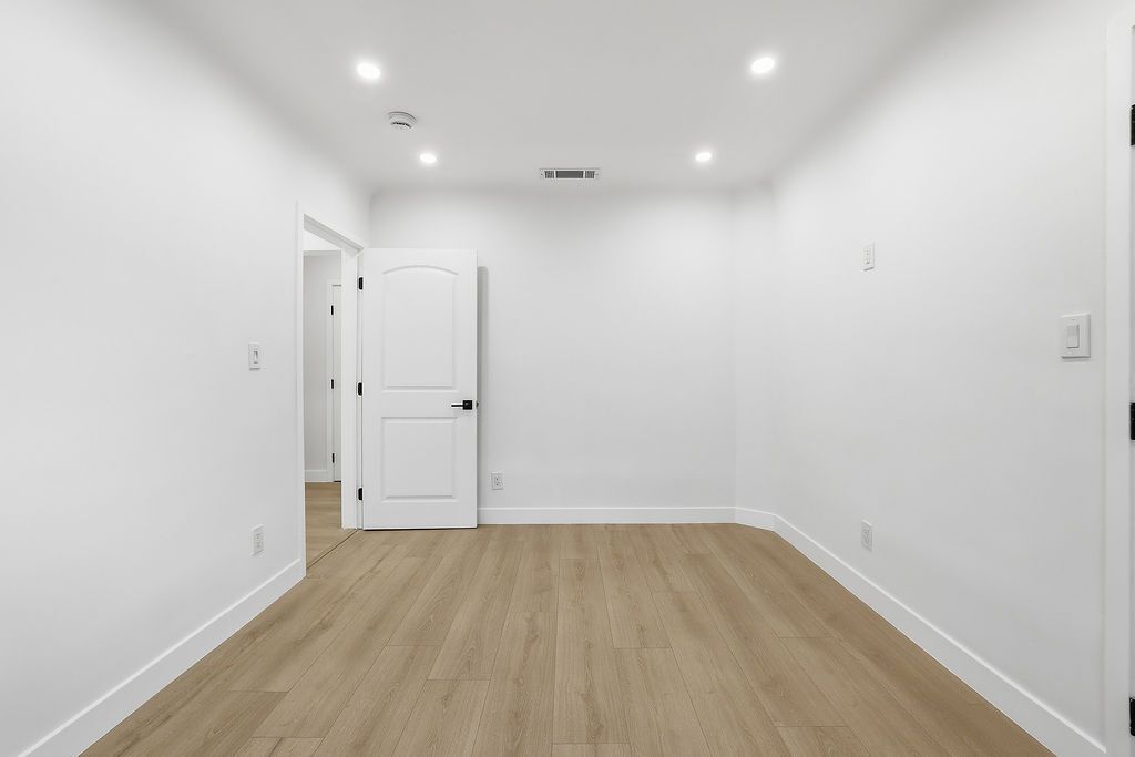 Building Photo - 1722 Bel Aire Dr