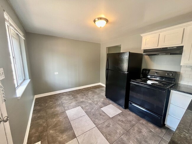 Building Photo - Nice 2 bed 1 bath in Cole Neighborhood nea...