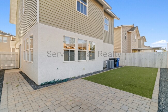 Building Photo - 3218 W Glendale Ave