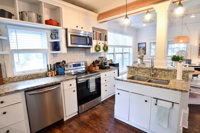 Building Photo - 23409 Seaside Rd