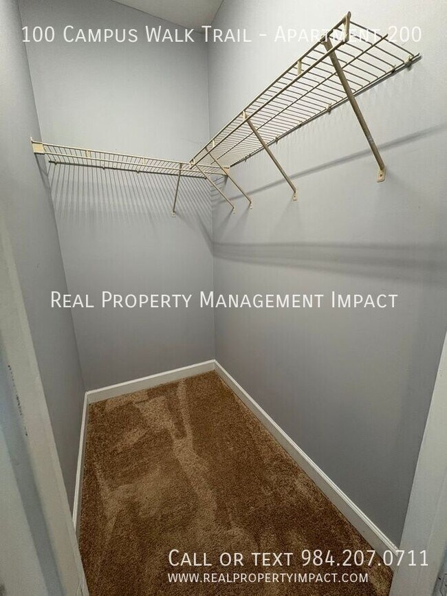 Building Photo - 100 Campus Walk Trl