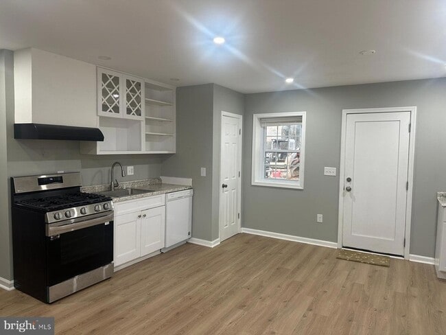 Building Photo - 7912 Bellefonte Ln