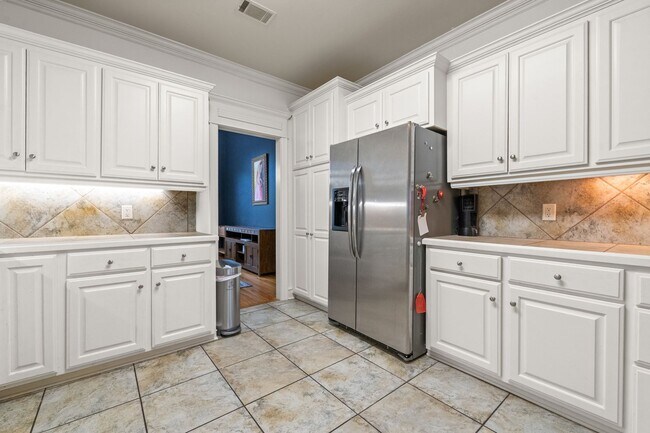 Building Photo - Solar Provided on Great Maumelle home