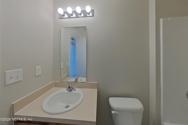 Building Photo - 2210 Pebble Point Dr