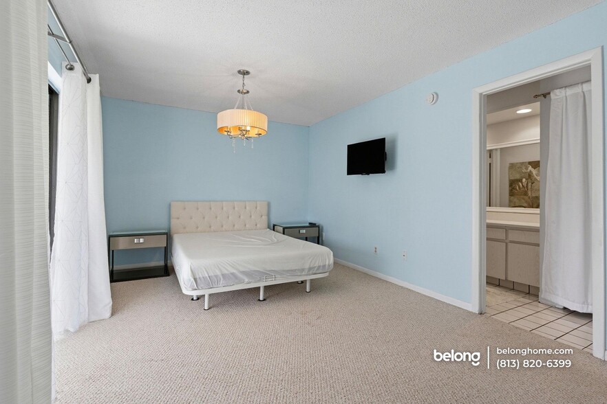 Building Photo - 4401 Ridgeline Cir