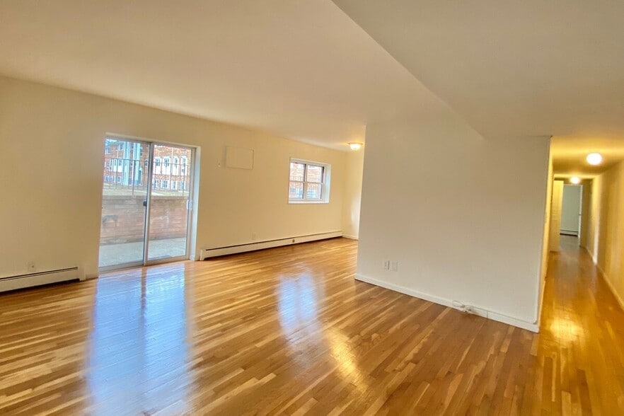 Living Area - Jasontown II Apartments