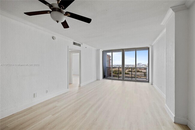 Building Photo - 401 69th St