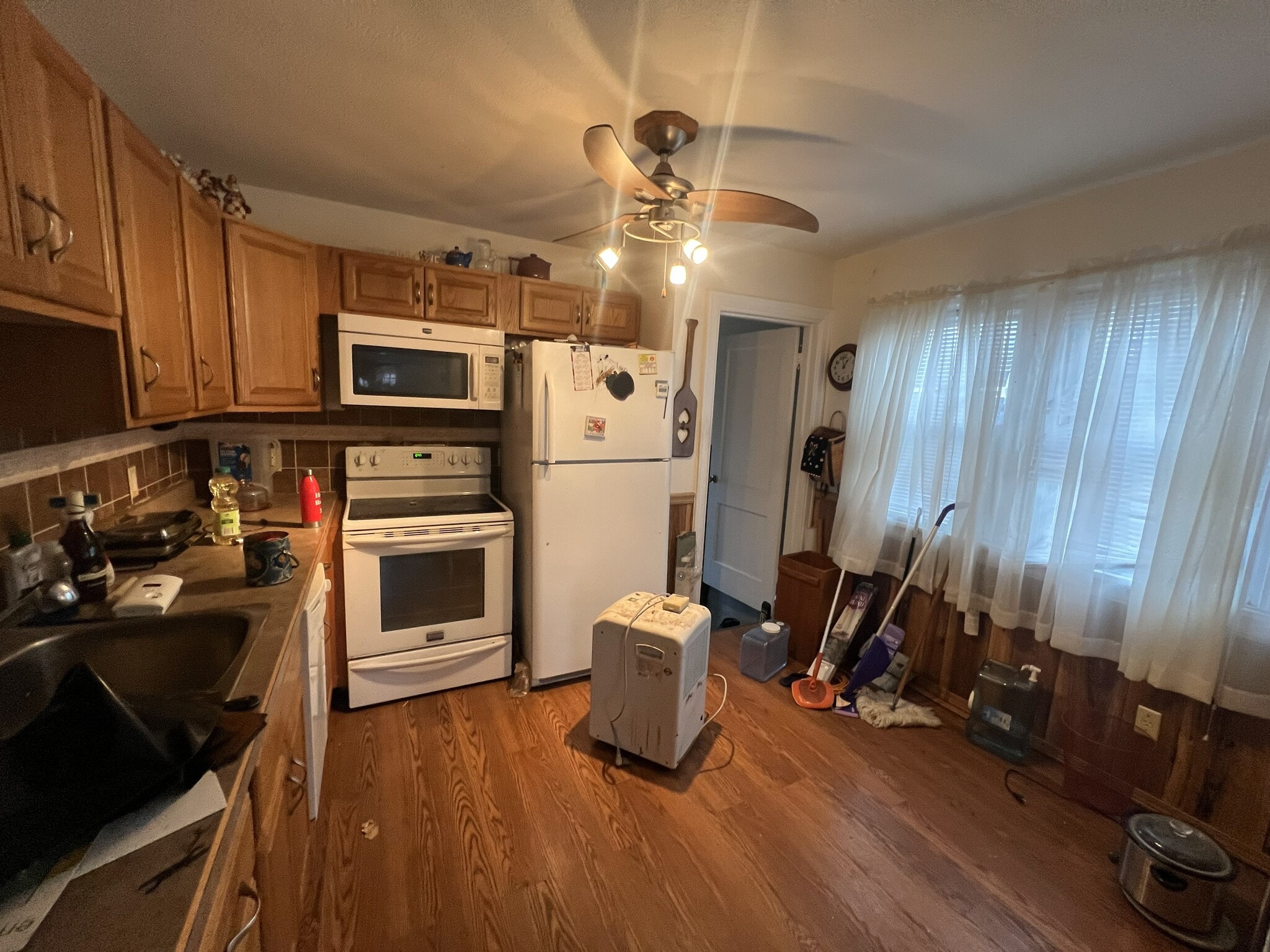 Building Photo - 1020 N Oakcrest Ave