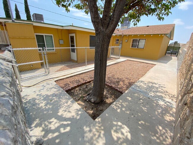 Building Photo - Pittsburg 2117 A