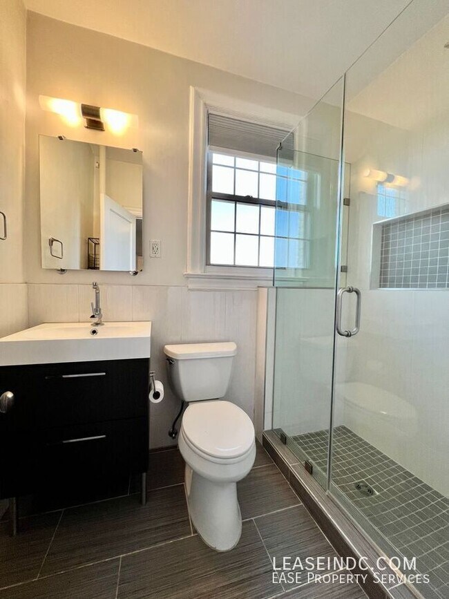 Building Photo - 3010 Wisconsin Ave NW