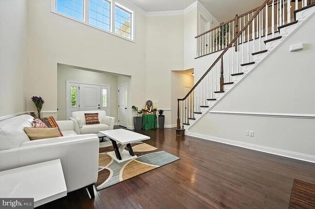 Building Photo - 3023 Rainer Rd