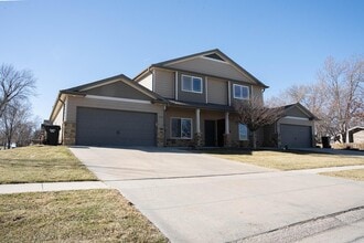 Building Photo - 1139 SW 6th St