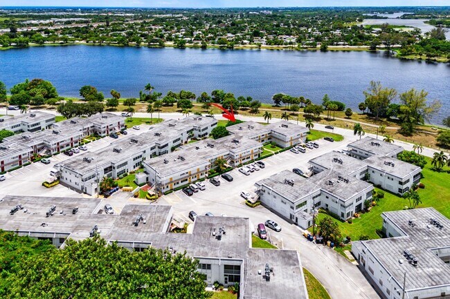 Building Photo - 3120 Lake Osborne Dr