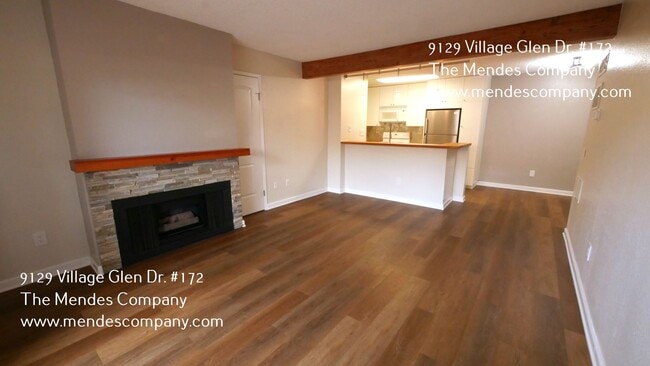 Building Photo - 9129 Village Glen Dr