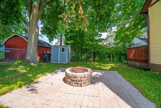 Building Photo - 1606 Steensland Dr