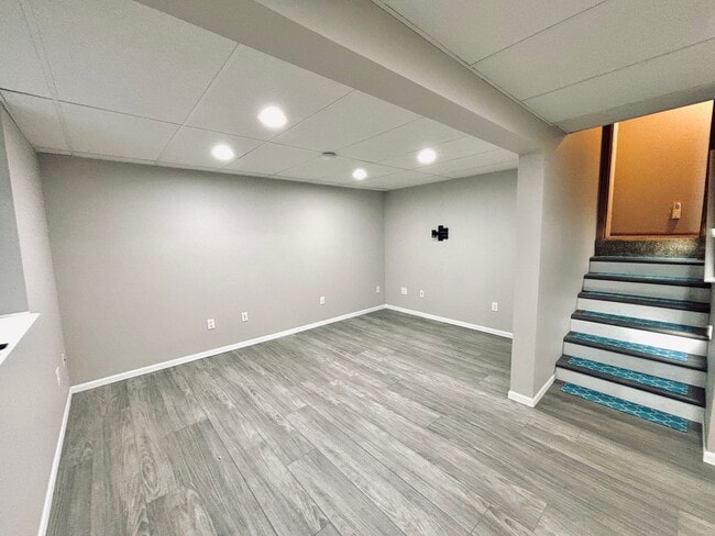 Building Photo - Stunning 4bed 2bath Home, With a Fully Fenced Yard.