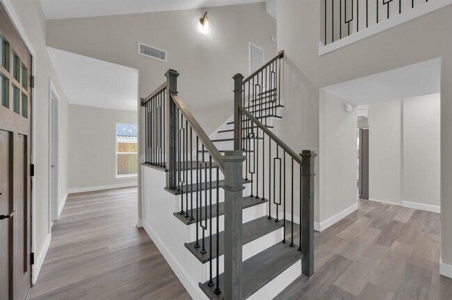 Building Photo - 3526 Indian Forest Dr