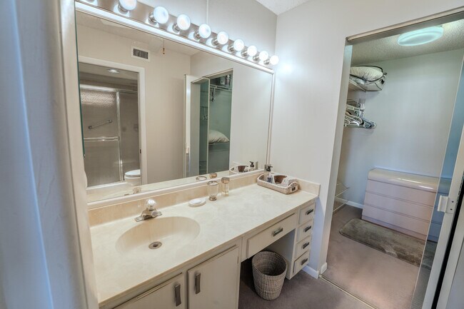 Building Photo - 4725 Lucerne Lakes Blvd E