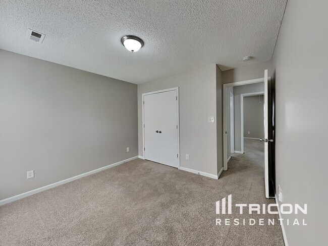 Building Photo - 6303 McIntyre Ridge Dr