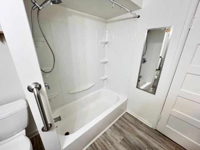 Building Photo - Adorable Shadle Bungalow - 2 Bed, 1 Bath +...
