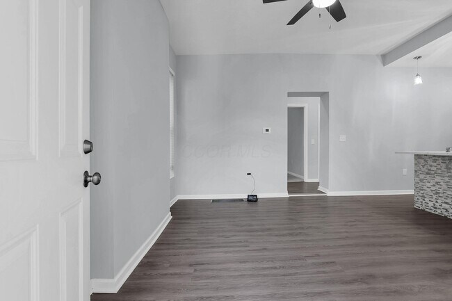Building Photo - 42 King Ave