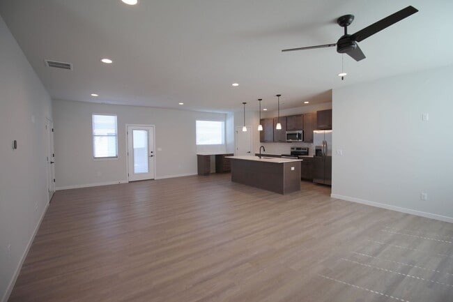 Building Photo - 2324 Lovie Ln