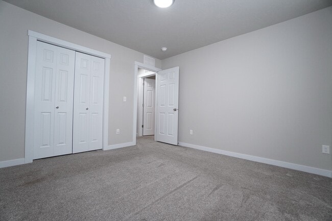 Building Photo - 13776 S Piano Ave