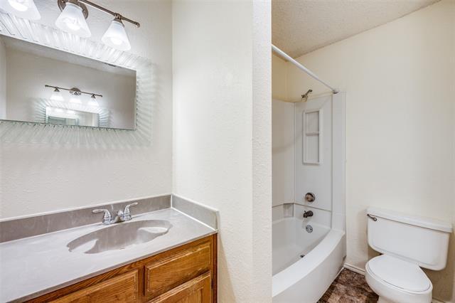 Building Photo - 2429 Kingsford Ct
