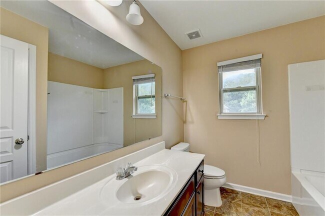 Building Photo - 4228 Woods Creek Ln