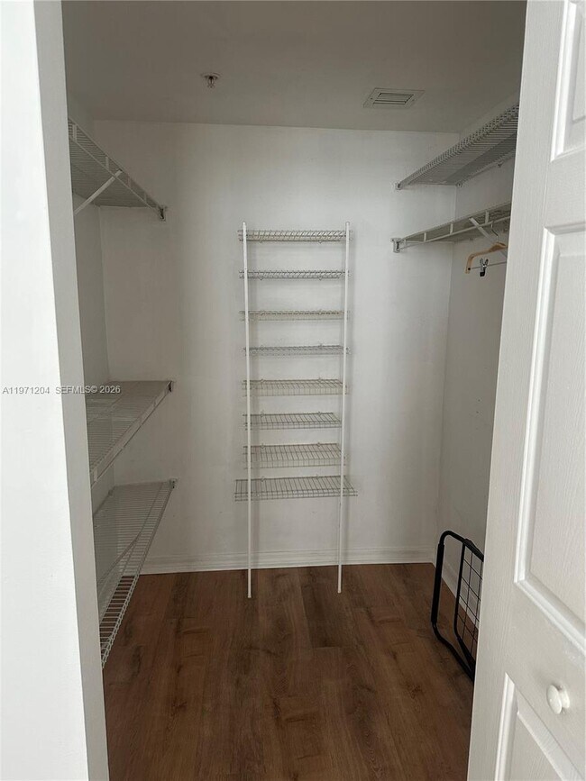 Building Photo - 2421 NE 65th St