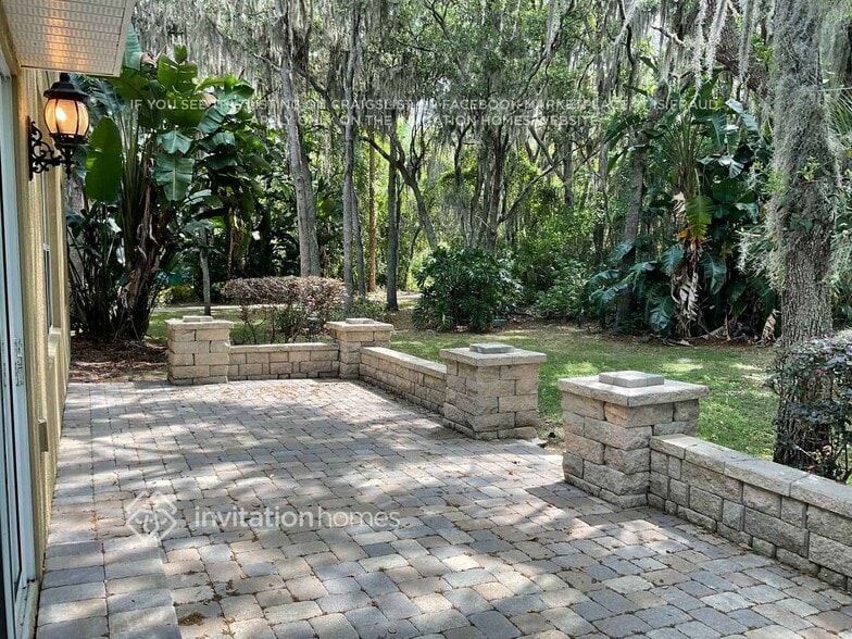 Building Photo - 15846 Starling Water Dr