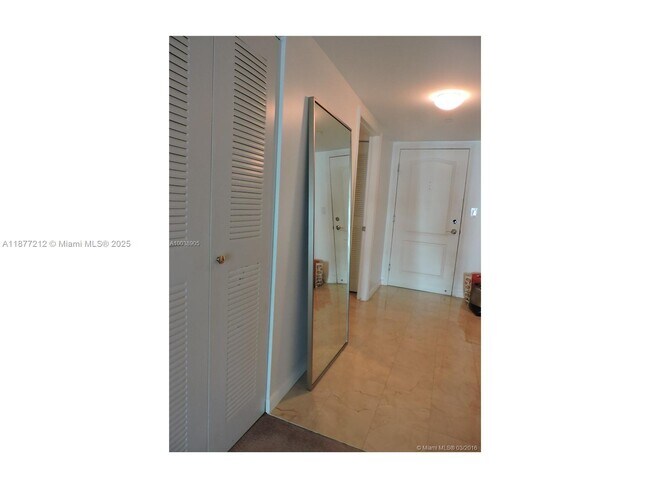 Building Photo - 2101 Brickell Ave