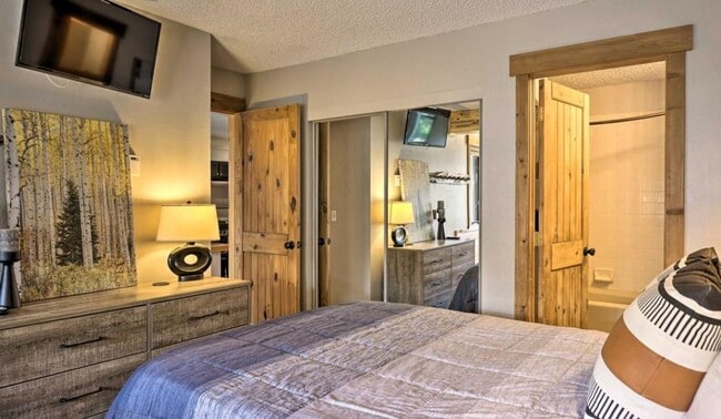 Building Photo - 96 Mountainside Dr