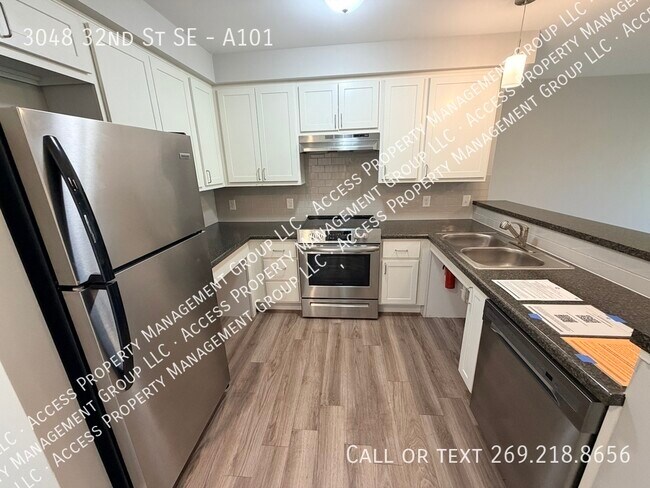 Primary Photo - 3048 32nd St SE