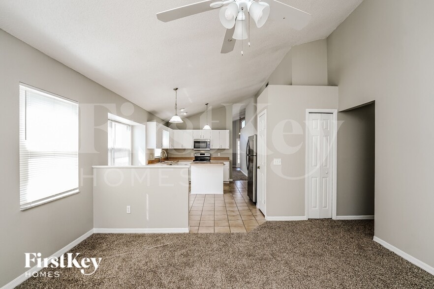 Building Photo - 601 Celito Dr