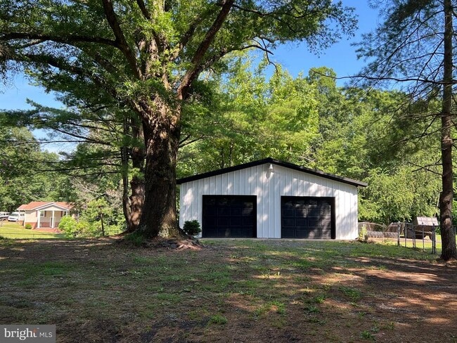 Building Photo - 9872 Red Hill Rd