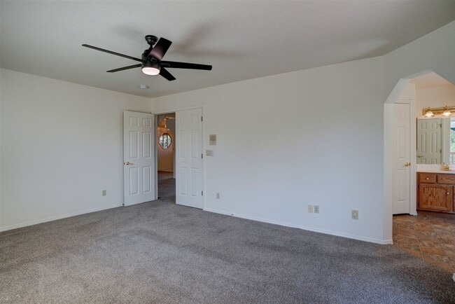 Building Photo - Freshly painted, 3 Bedroom, 2 Bath Home in...