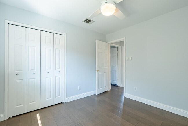 Building Photo - Beautiful 3 bedroom, 2.5 bathroom home in Gracywoods!