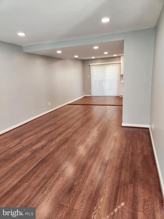 Building Photo - 8404 N Brook Ln