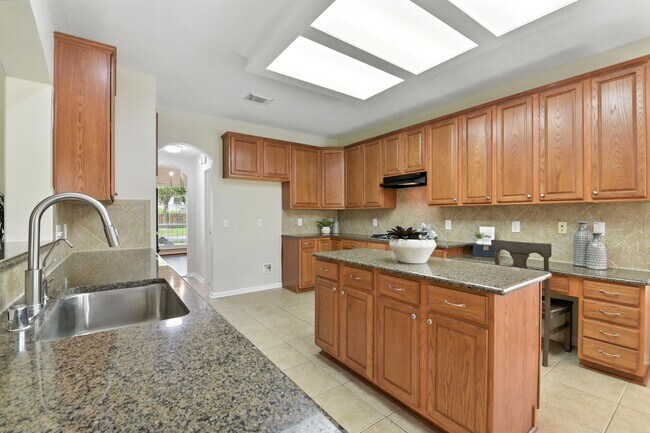 Building Photo - 6538 Ivy Heath Ln