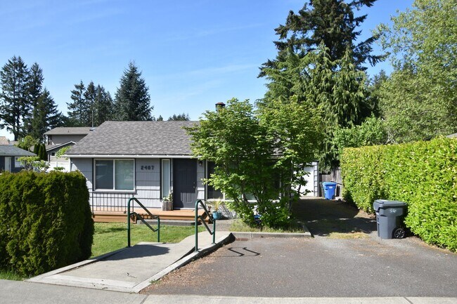 Building Photo - Steilacoom 2 Bed 1 Bath with Large Fenced in Backyard