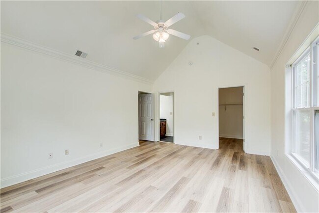 Building Photo - 304 Madison Ct