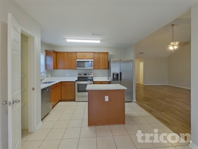 Building Photo - 102 Saddlebag Ct